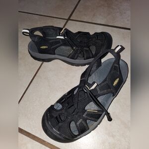 Keen Black sandals size 7.